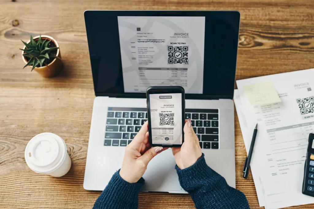 Schlechte Internetverbindung im Hotel, aber Airalo auf dem Handy: Läuft! Bild: przemekklos / Envato Elements