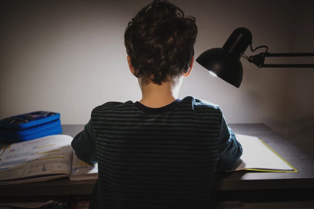 Die gute alte Zeit mit Lernen ohne IT. Bild: baffos / Envato Elements